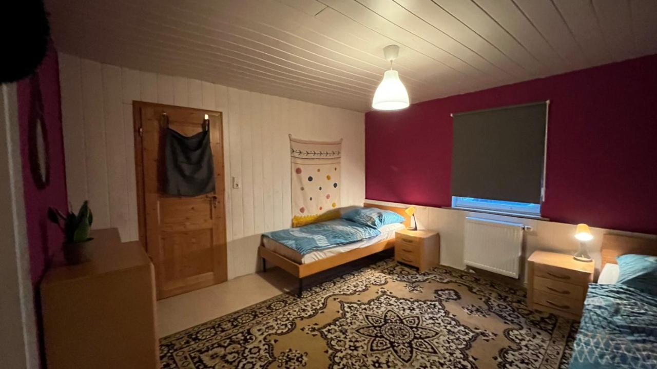 Monteure, Ganzes Haus, Schwarzheide, Haus 1 Apartment Bagian luar foto