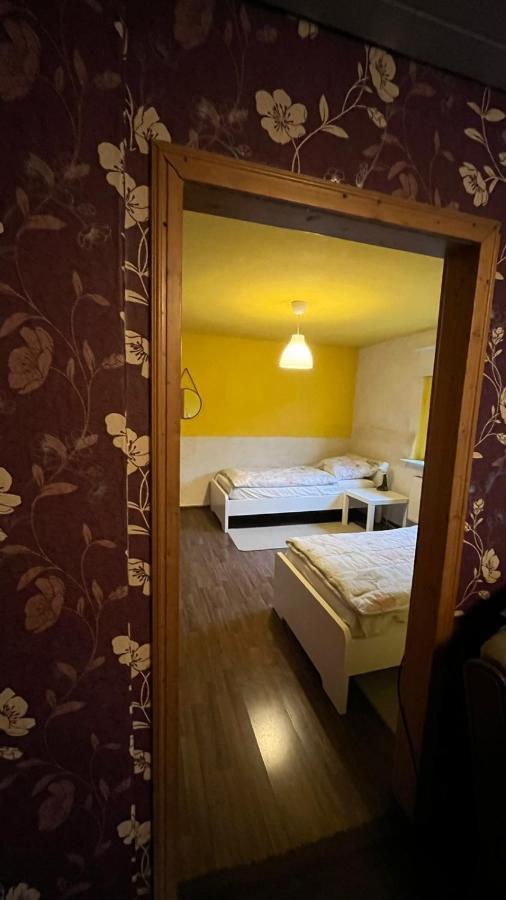 Monteure, Ganzes Haus, Schwarzheide, Haus 1 Apartment Bagian luar foto