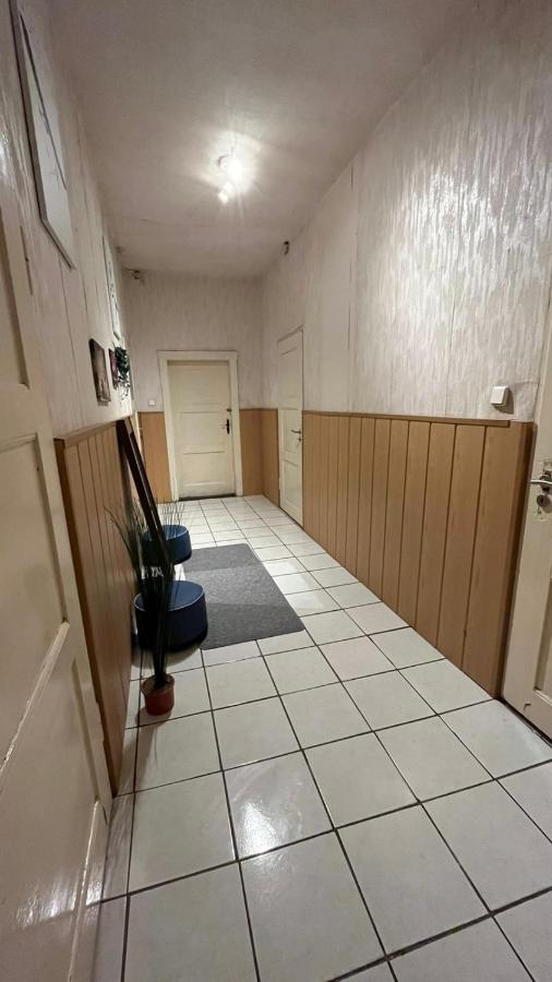 Monteure, Ganzes Haus, Schwarzheide, Haus 1 Apartment Bagian luar foto
