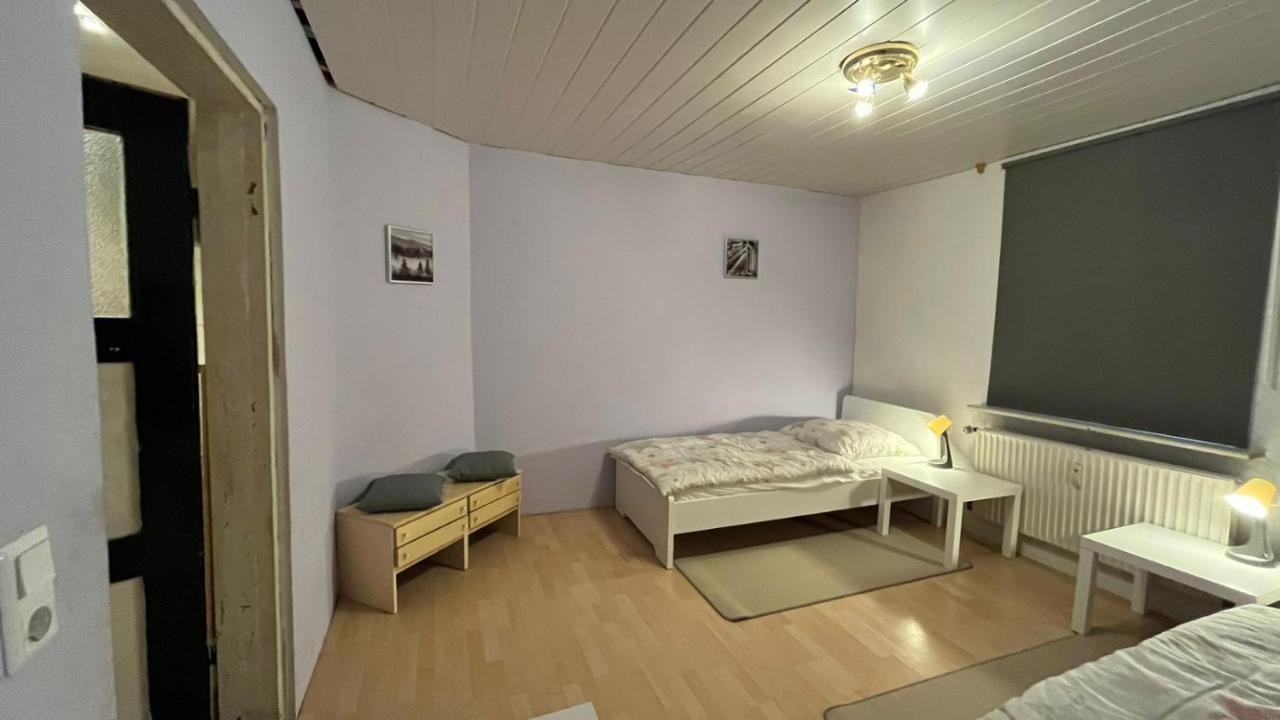 Monteure, Ganzes Haus, Schwarzheide, Haus 1 Apartment Bagian luar foto