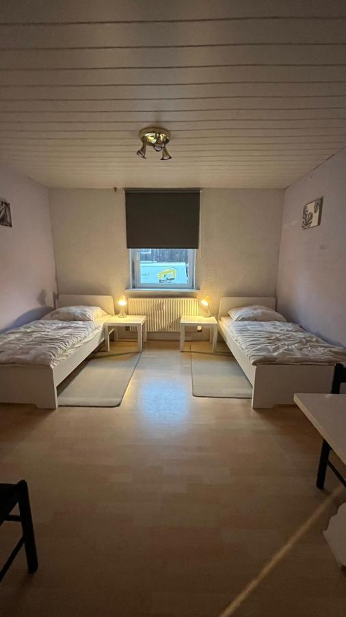 Monteure, Ganzes Haus, Schwarzheide, Haus 1 Apartment Bagian luar foto
