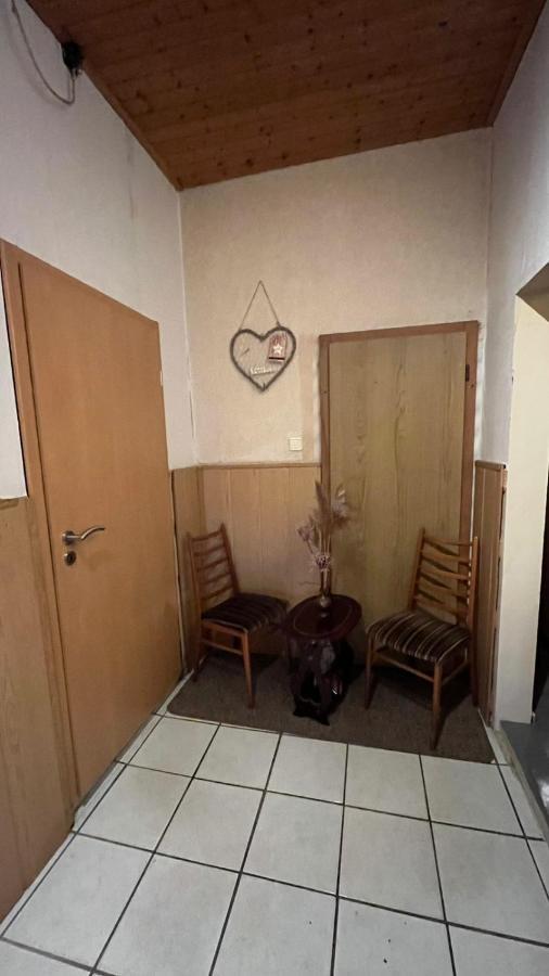 Monteure, Ganzes Haus, Schwarzheide, Haus 1 Apartment Bagian luar foto