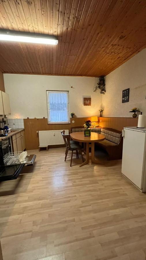 Monteure, Ganzes Haus, Schwarzheide, Haus 1 Apartment Bagian luar foto