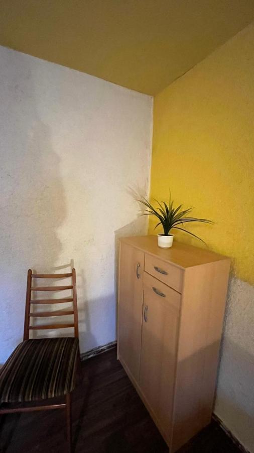 Monteure, Ganzes Haus, Schwarzheide, Haus 1 Apartment Bagian luar foto