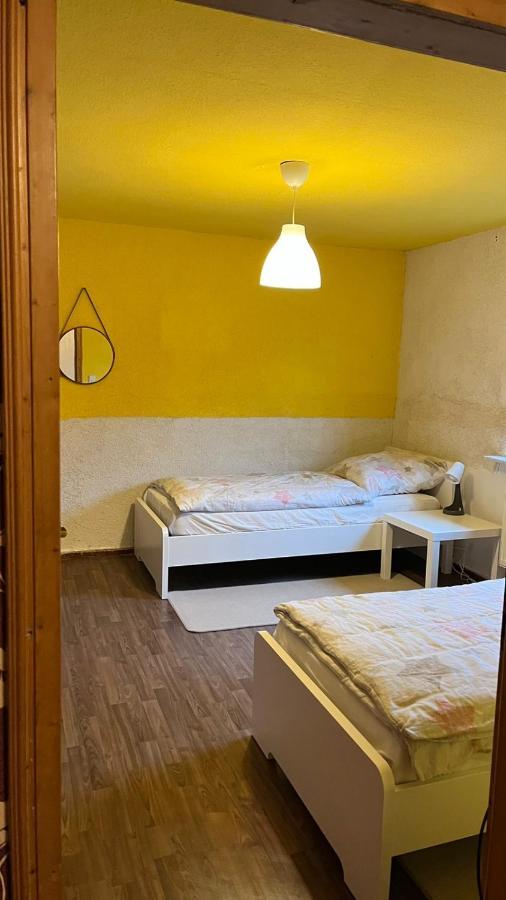 Monteure, Ganzes Haus, Schwarzheide, Haus 1 Apartment Bagian luar foto