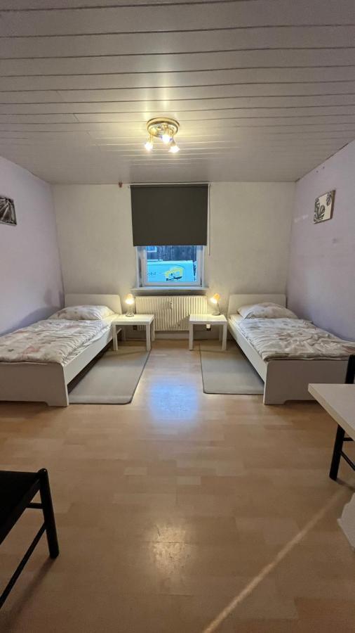 Monteure, Ganzes Haus, Schwarzheide, Haus 1 Apartment Bagian luar foto