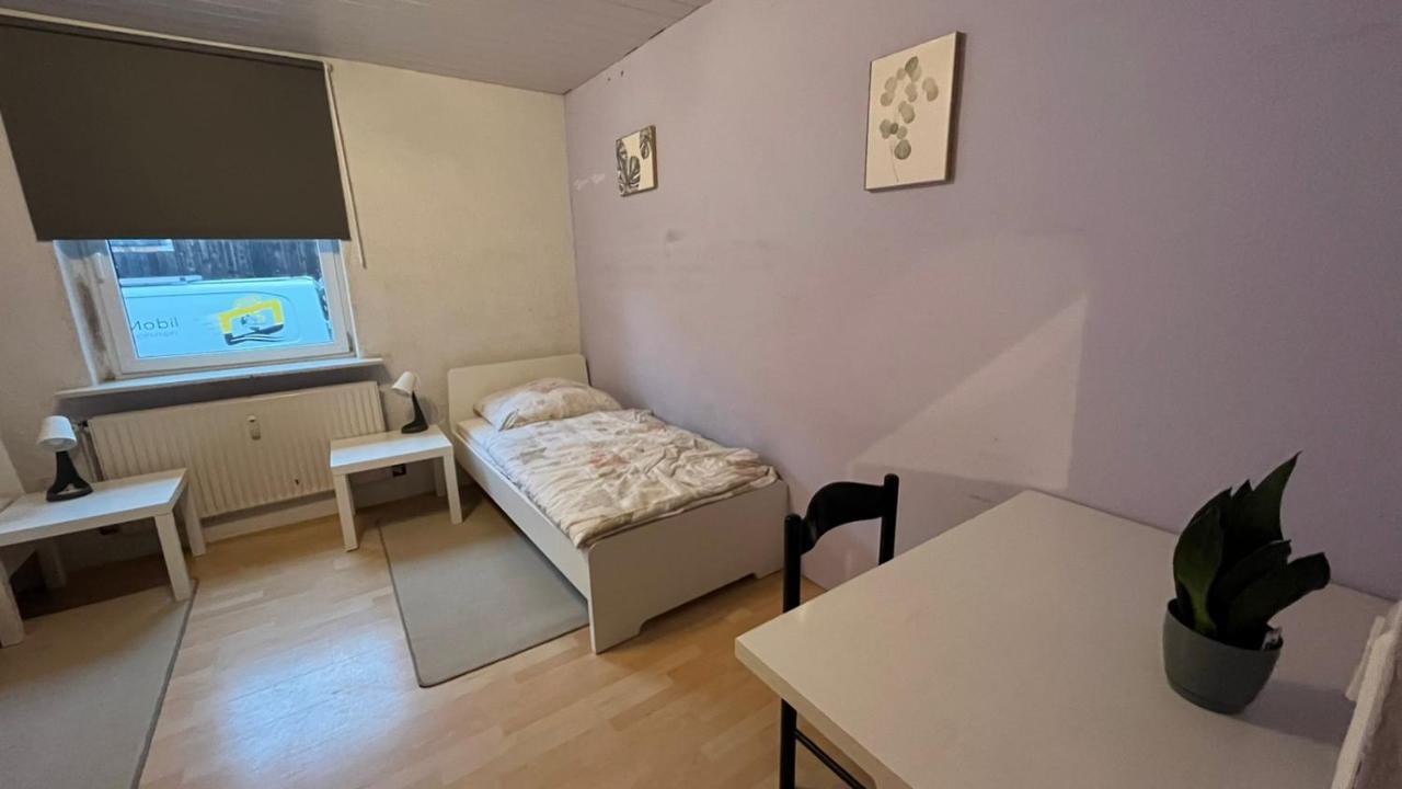 Monteure, Ganzes Haus, Schwarzheide, Haus 1 Apartment Bagian luar foto