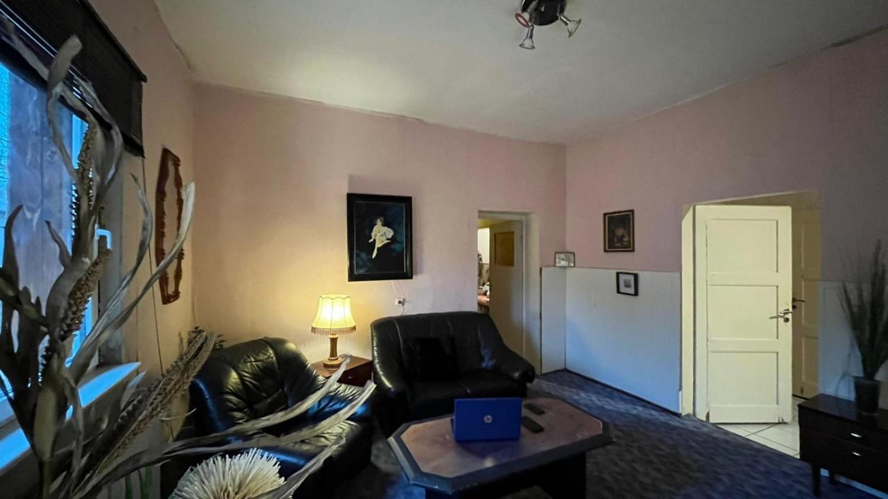 Monteure, Ganzes Haus, Schwarzheide, Haus 1 Apartment Bagian luar foto