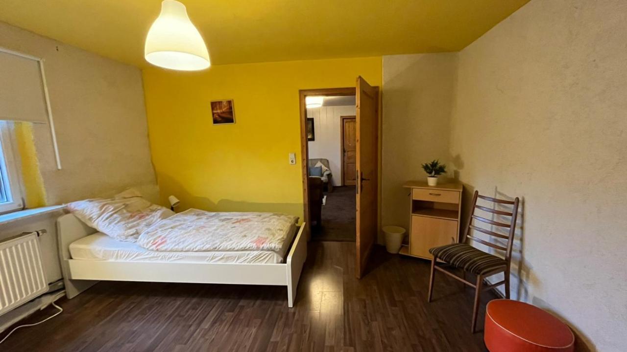 Monteure, Ganzes Haus, Schwarzheide, Haus 1 Apartment Bagian luar foto