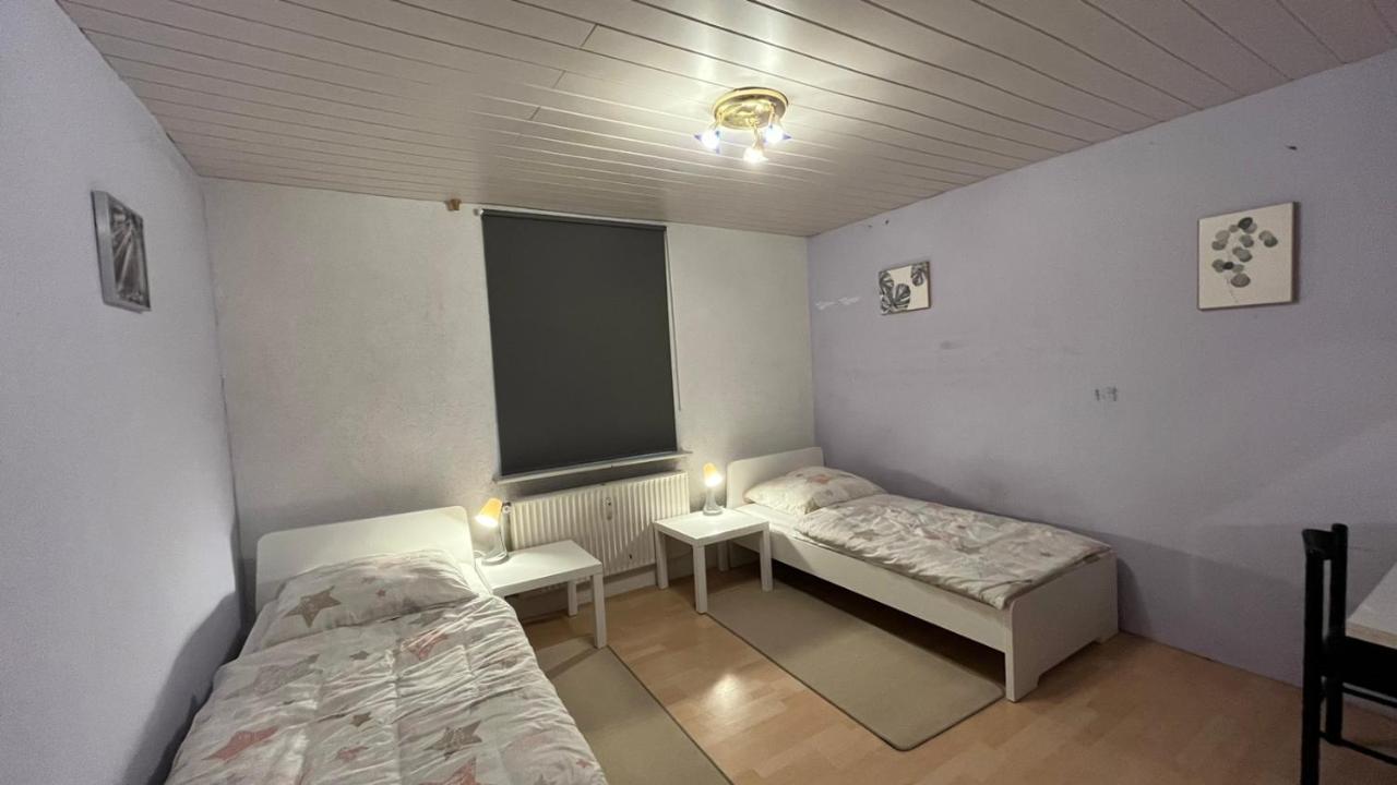 Monteure, Ganzes Haus, Schwarzheide, Haus 1 Apartment Bagian luar foto