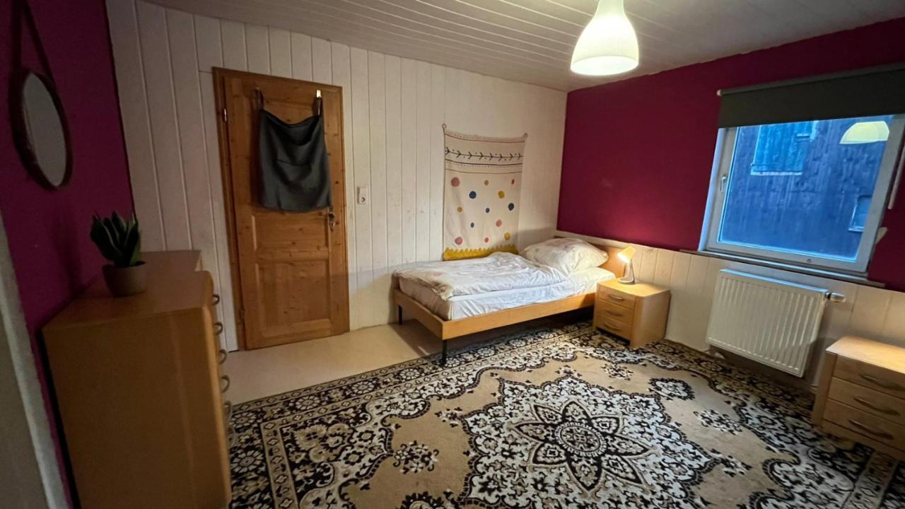 Monteure, Ganzes Haus, Schwarzheide, Haus 1 Apartment Bagian luar foto