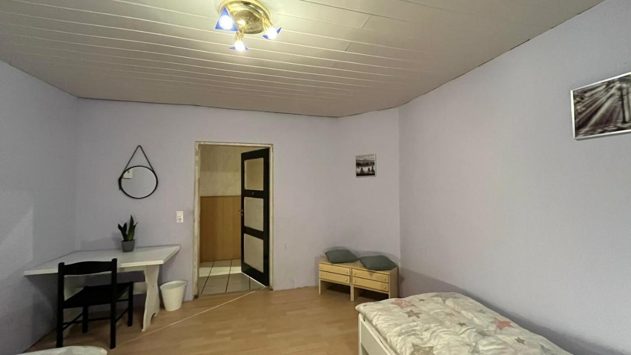 Monteure, Ganzes Haus, Schwarzheide, Haus 1 Apartment Bagian luar foto