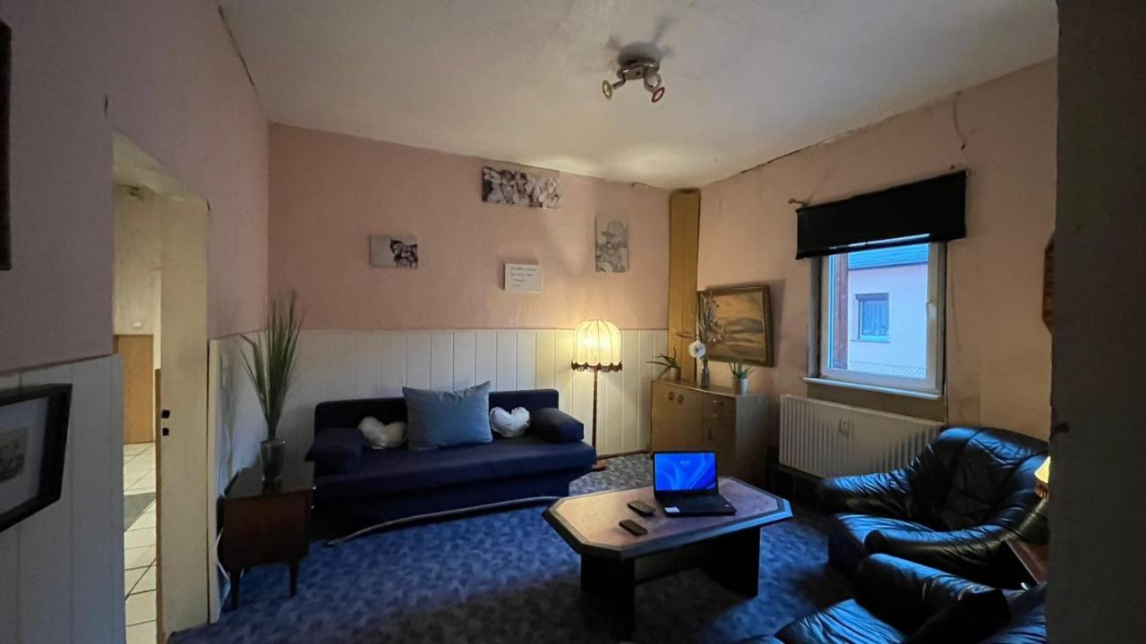 Monteure, Ganzes Haus, Schwarzheide, Haus 1 Apartment Bagian luar foto