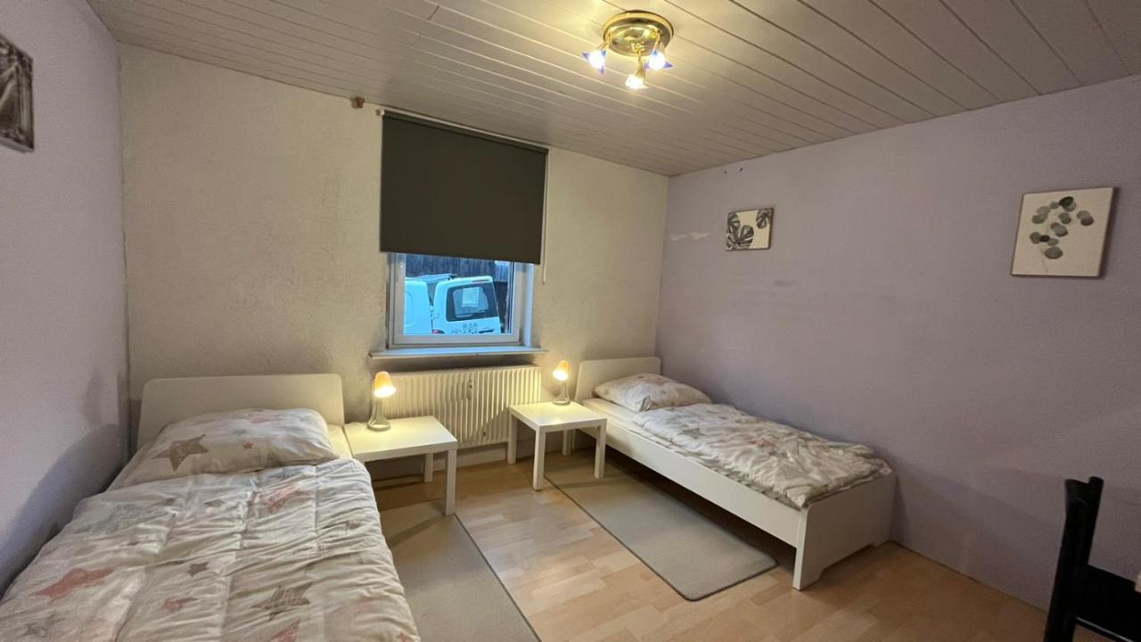 Monteure, Ganzes Haus, Schwarzheide, Haus 1 Apartment Bagian luar foto